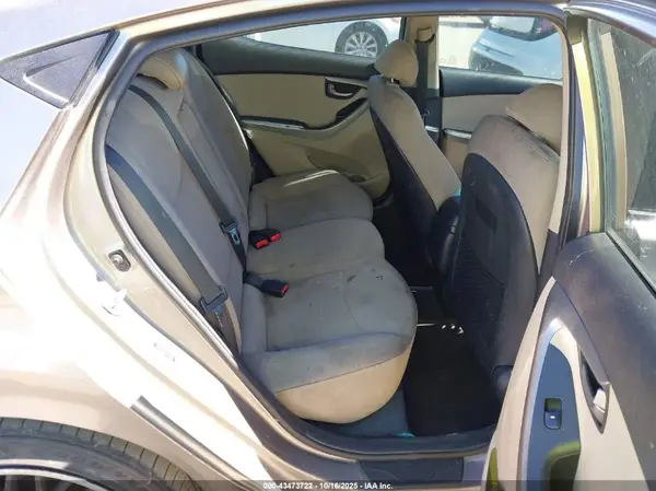 5NPDH4AE6GH773290 2016 HYUNDAI ELANTRA - Image 8