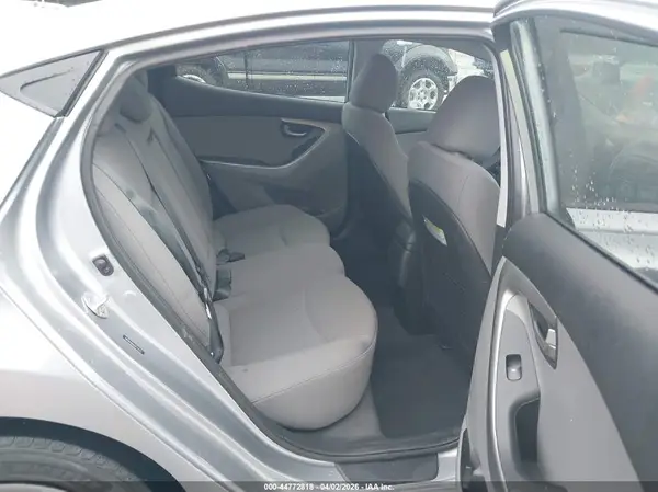 5NPDH4AE6GH773743 2016 HYUNDAI ELANTRA - Image 8