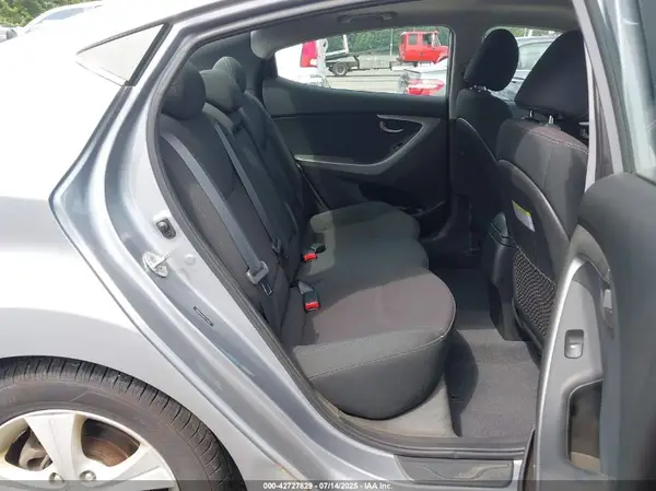 5NPDH4AE6GH774052 2016 HYUNDAI ELANTRA - Image 8