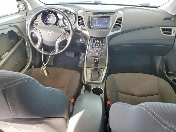 5NPDH4AE6GH775640 2016 HYUNDAI ELANTRA - Image 8