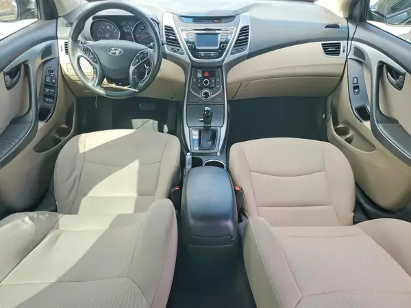 5NPDH4AE6GH775699 2016 HYUNDAI ELANTRA - Image 8