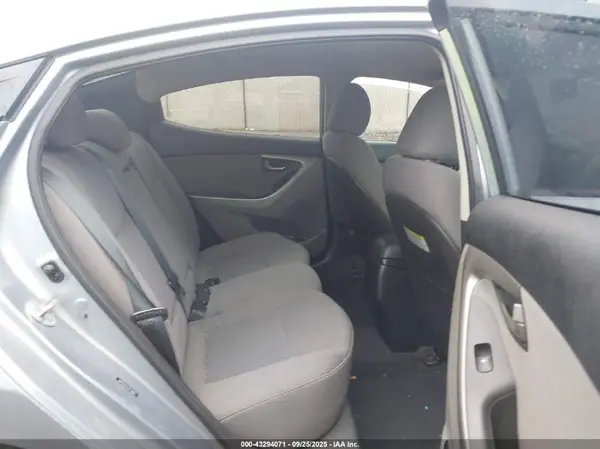 5NPDH4AE6GH778862 2016 HYUNDAI ELANTRA - Image 8