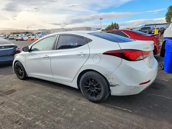 5NPDH4AE6GH778943 2016 HYUNDAI ELANTRA - Image 2