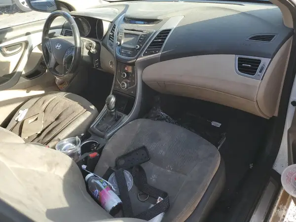 5NPDH4AE6GH779557 2016 HYUNDAI ELANTRA - Image 8