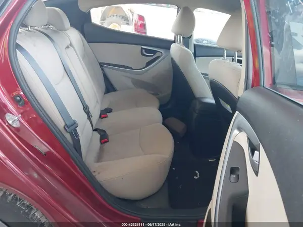 5NPDH4AE6GH781602 2016 HYUNDAI ELANTRA - Image 8