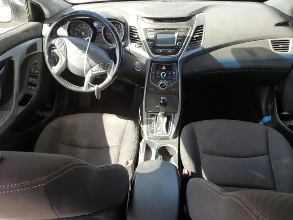 5NPDH4AE6GH784970 2016 HYUNDAI ELANTRA - Image 8