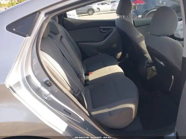 5NPDH4AE6GH787660 2016 HYUNDAI ELANTRA - Image 8