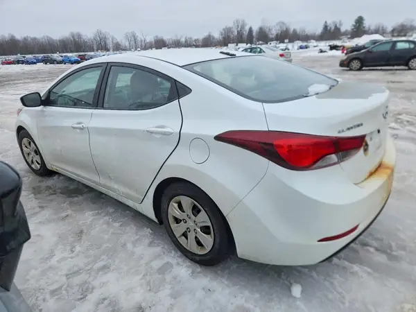 5NPDH4AE6GH788159 2016 HYUNDAI ELANTRA - Image 2