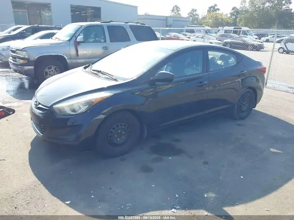 5NPDH4AE6GH789361 2016 HYUNDAI ELANTRA - Image 2