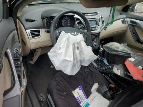 5NPDH4AE6GH790302 2016 HYUNDAI ELANTRA - Image 8