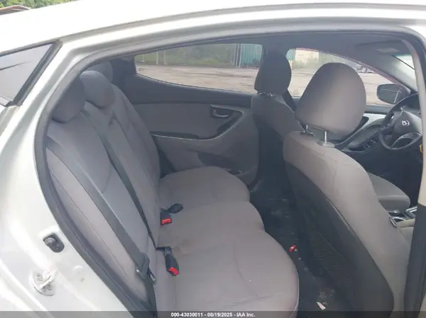 5NPDH4AE6GH792812 2016 HYUNDAI ELANTRA - Image 8