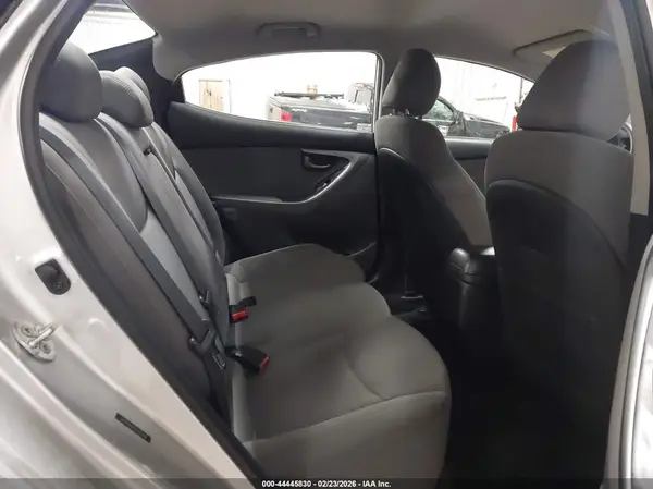 5NPDH4AE6GH796486 2016 HYUNDAI ELANTRA - Image 8