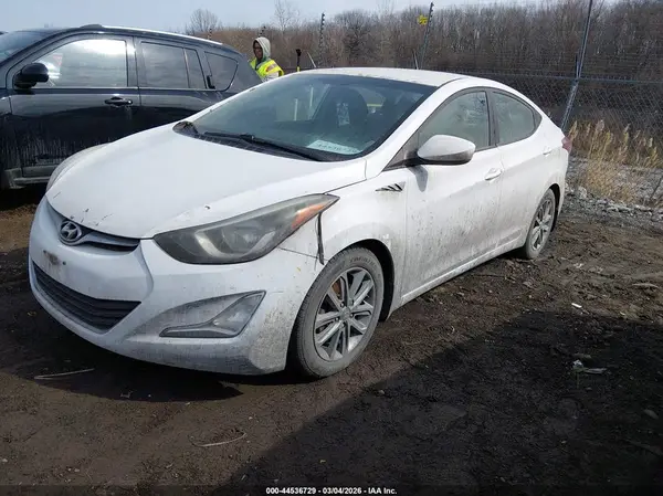 5NPDH4AE7GH652736 2016 HYUNDAI ELANTRA - Image 2