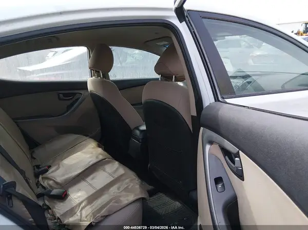 5NPDH4AE7GH652736 2016 HYUNDAI ELANTRA - Image 8