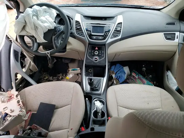 5NPDH4AE7GH652817 2016 HYUNDAI ELANTRA - Image 8