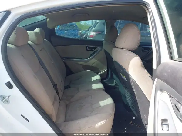 5NPDH4AE7GH661775 2016 HYUNDAI ELANTRA - Image 8