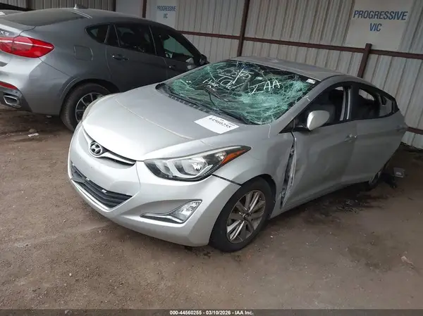 5NPDH4AE7GH662375 2016 HYUNDAI ELANTRA - Image 2