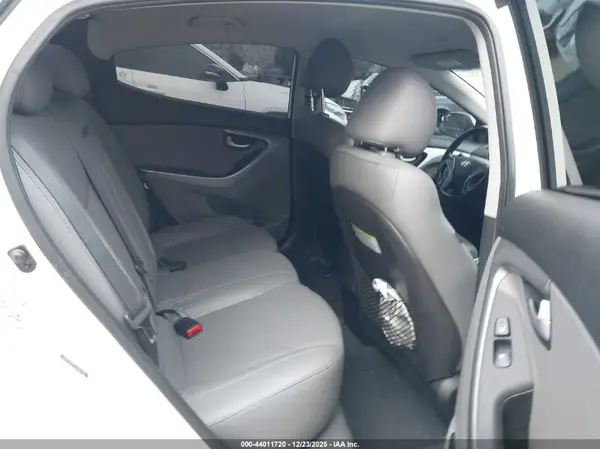 5NPDH4AE7GH668208 2016 HYUNDAI ELANTRA - Image 8