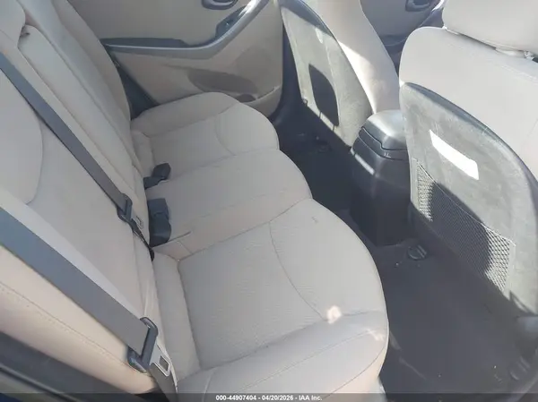 5NPDH4AE7GH670105 2016 HYUNDAI ELANTRA - Image 8