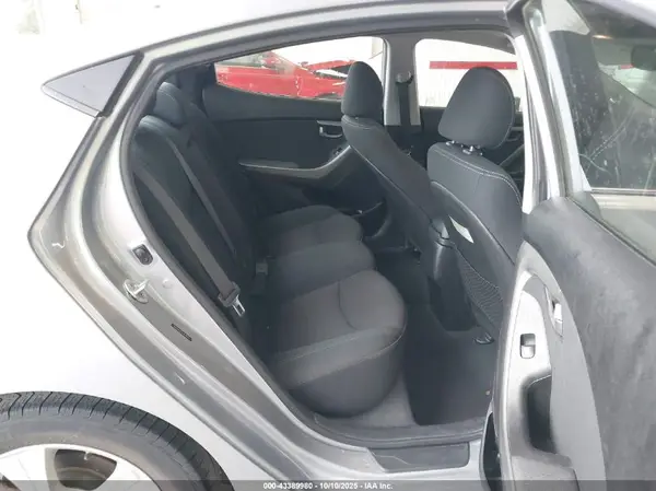 5NPDH4AE7GH670444 2016 HYUNDAI ELANTRA - Image 8