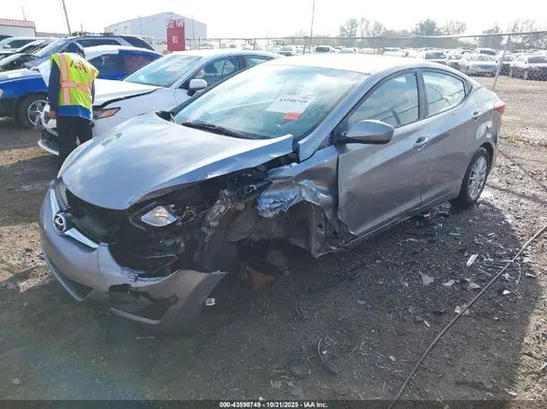 5NPDH4AE7GH670878 2016 HYUNDAI ELANTRA - Image 2