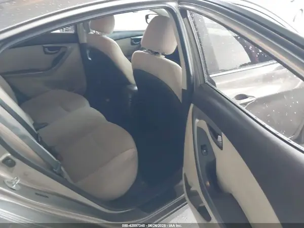 5NPDH4AE7GH673733 2016 HYUNDAI ELANTRA - Image 8