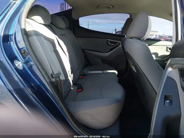 5NPDH4AE7GH674638 2016 HYUNDAI ELANTRA - Image 8