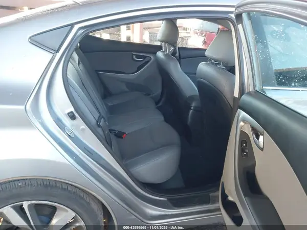 5NPDH4AE7GH675482 2016 HYUNDAI ELANTRA - Image 8