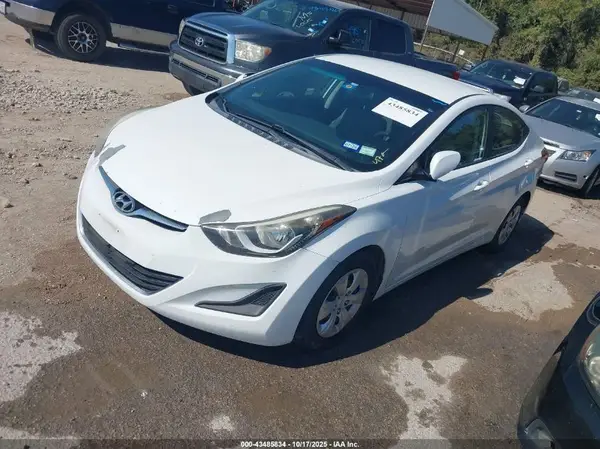 5NPDH4AE7GH677457 2016 HYUNDAI ELANTRA - Image 2