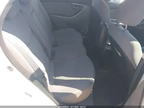 5NPDH4AE7GH677457 2016 HYUNDAI ELANTRA - Image 8
