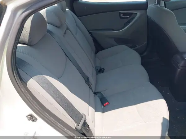 5NPDH4AE7GH680214 2016 HYUNDAI ELANTRA - Image 8