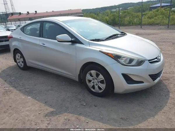 5NPDH4AE7GH681072 2016 HYUNDAI ELANTRA - Image 1