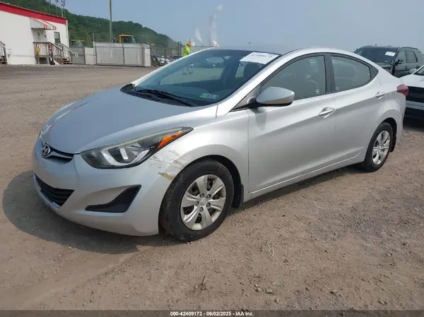 5NPDH4AE7GH681072 2016 HYUNDAI ELANTRA - Image 2