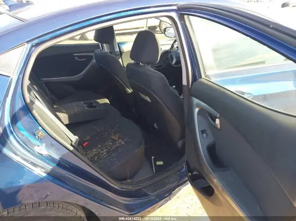 5NPDH4AE7GH682433 2016 HYUNDAI ELANTRA - Image 8