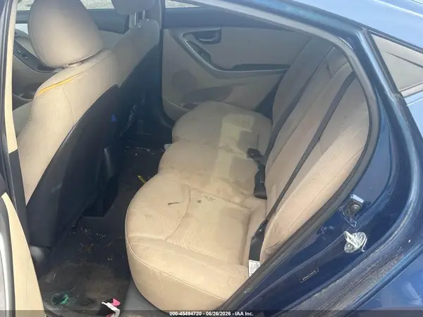 5NPDH4AE7GH682447 2016 HYUNDAI ELANTRA - Image 8