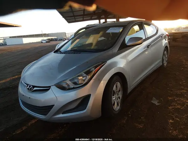 5NPDH4AE7GH682965 2016 HYUNDAI ELANTRA - Image 2