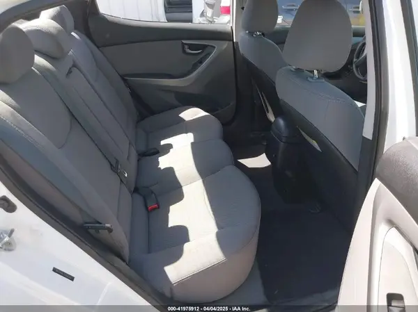 5NPDH4AE7GH685042 2016 HYUNDAI ELANTRA - Image 8