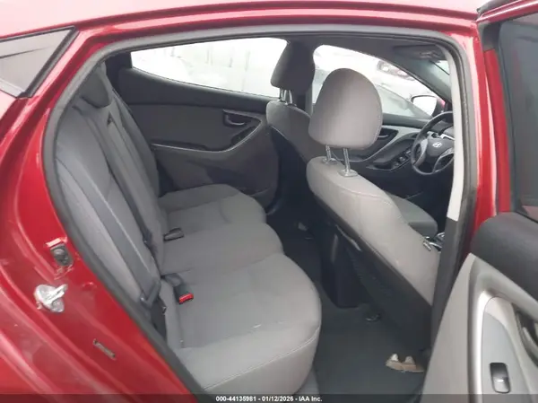 5NPDH4AE7GH685087 2016 HYUNDAI ELANTRA - Image 8