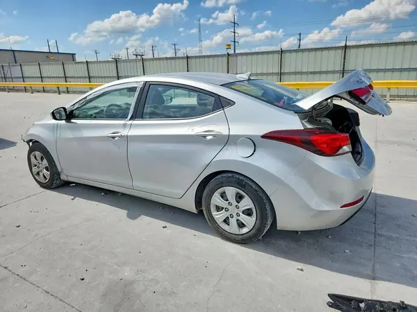 5NPDH4AE7GH686501 2016 HYUNDAI ELANTRA - Image 2