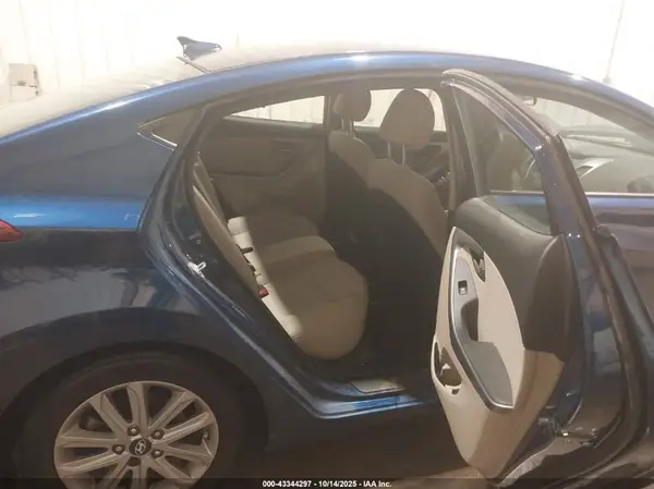 5NPDH4AE7GH689964 2016 HYUNDAI ELANTRA - Image 8