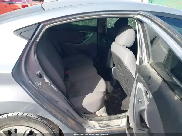 5NPDH4AE7GH690760 2016 HYUNDAI ELANTRA - Image 8