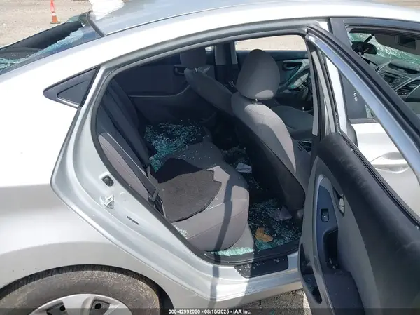 5NPDH4AE7GH694226 2016 HYUNDAI ELANTRA - Image 8