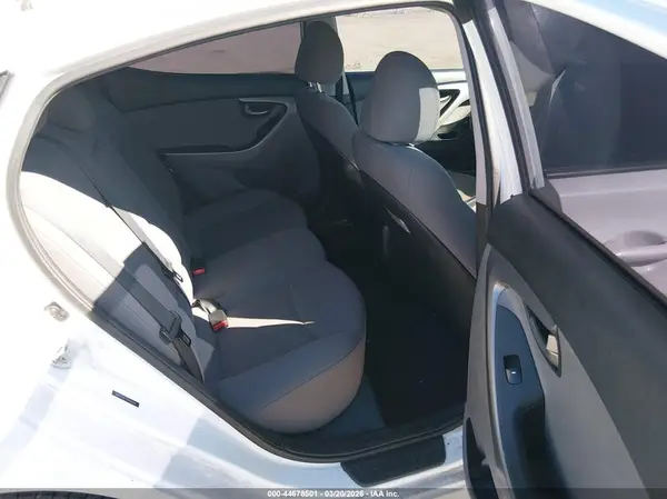 5NPDH4AE7GH694596 2016 HYUNDAI ELANTRA - Image 8