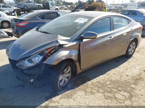 5NPDH4AE7GH695165 2016 HYUNDAI ELANTRA - Image 2