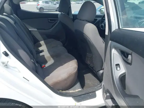 5NPDH4AE7GH695778 2016 HYUNDAI ELANTRA - Image 8