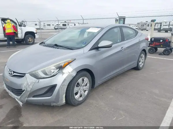 5NPDH4AE7GH696249 2016 HYUNDAI ELANTRA - Image 2