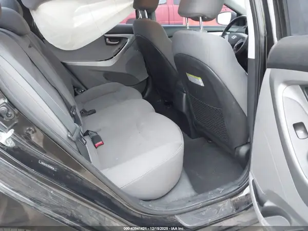5NPDH4AE7GH698938 2016 HYUNDAI ELANTRA - Image 8