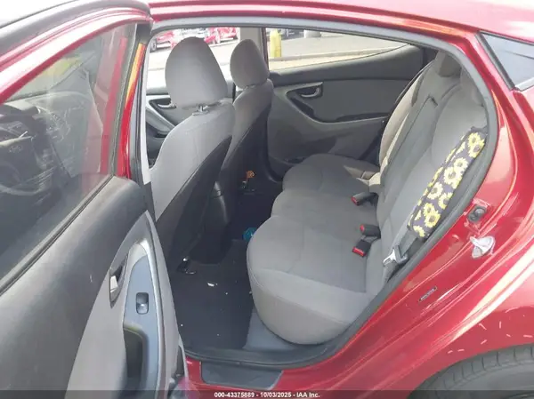 5NPDH4AE7GH700185 2016 HYUNDAI ELANTRA - Image 8