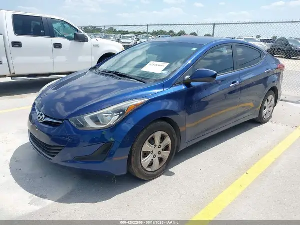 5NPDH4AE7GH701109 2016 HYUNDAI ELANTRA - Image 2