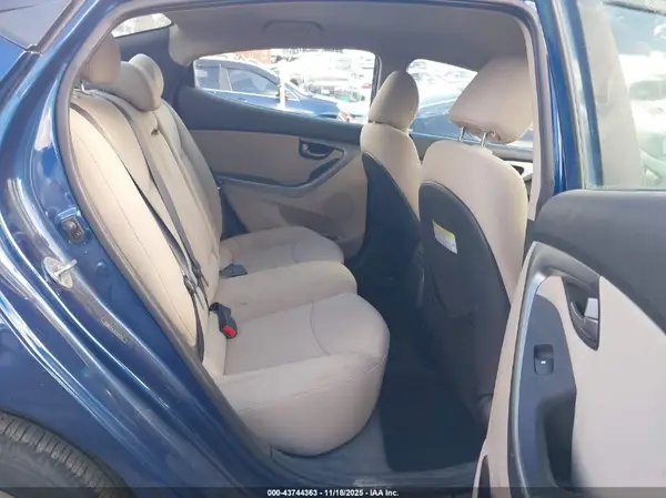 5NPDH4AE7GH705709 2016 HYUNDAI ELANTRA - Image 8
